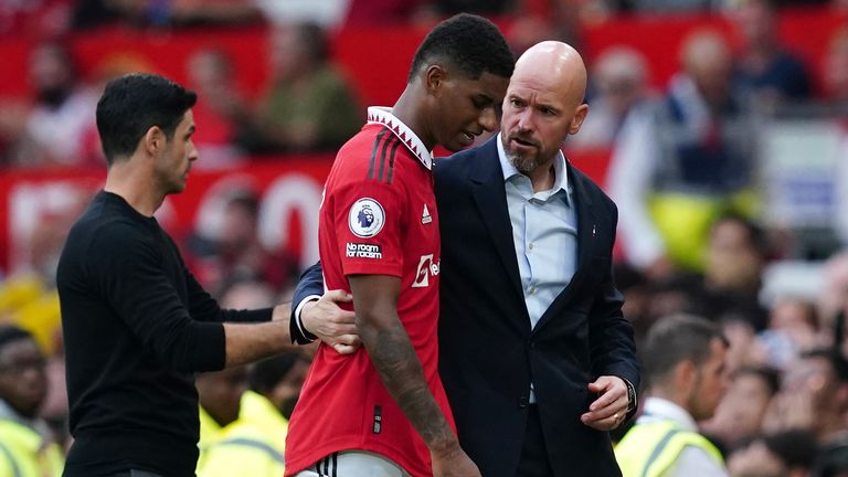 Erik ten Hag embraces Marcus Rashford as he&#39;s substituted