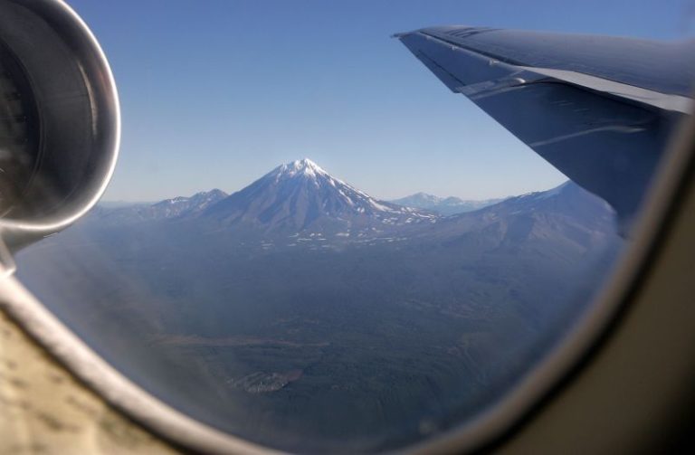 Klyuchevskaya Sopka: Rescuers search for survivors after deadly attempt to climb Russian volcano