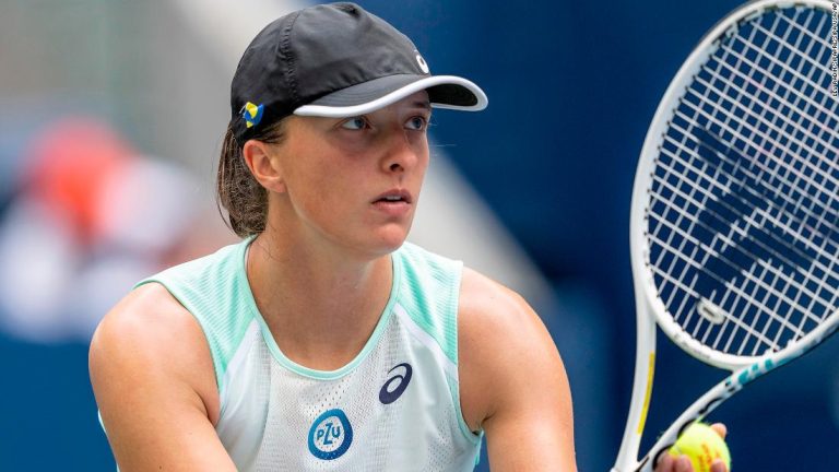 Iga Swiatek: World No. 1 comes from behind to defeat Jule Niemeier, advancing to US Open quarterfinals