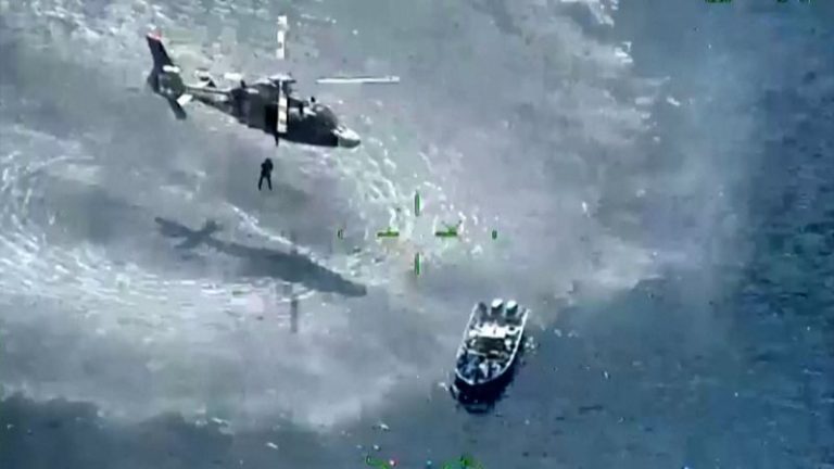 Watch Mexican navy intercept boat full of drugs