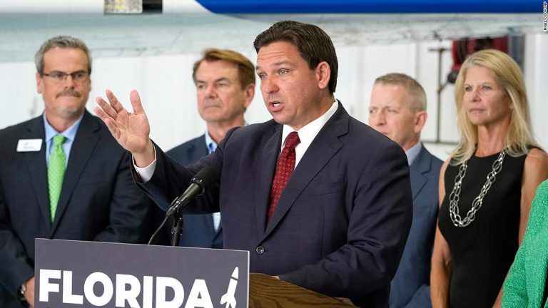 DeSantis gets standing ovation from GOP voters after flying migrants to Martha’s Vineyard