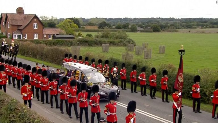 Funeral procession arrives in Windsor ahead of committal service