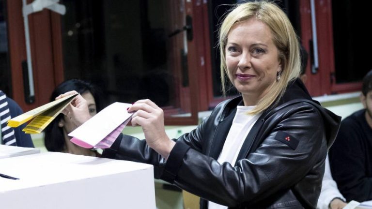 Rightwing bloc on course for Italian election win