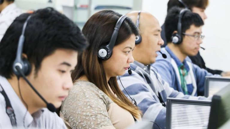 Philippine call centres win battle to make remote work permanent