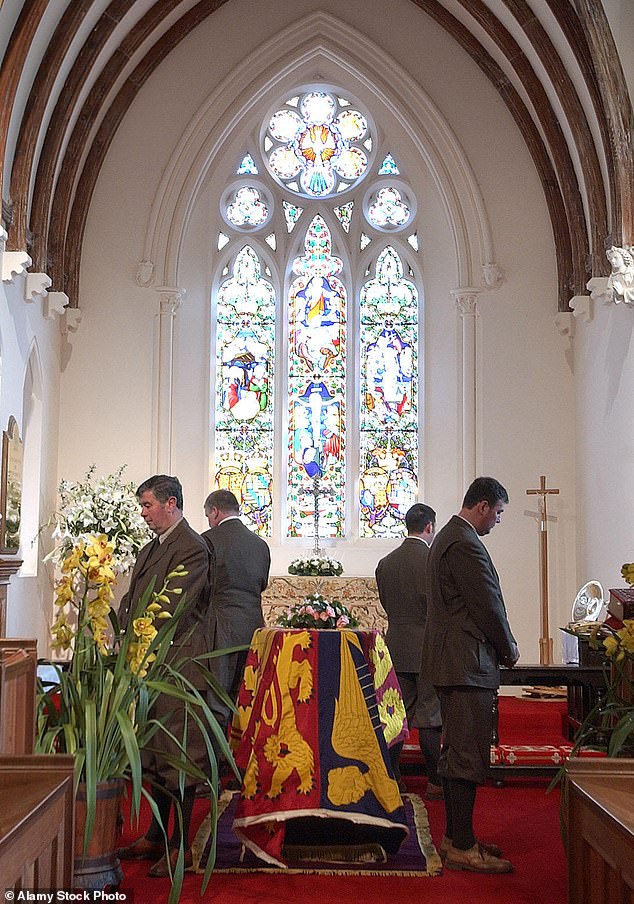 ‘A scene of quiet dignity’: How six gamekeepers will transfer the Queen’s coffin to a hearse