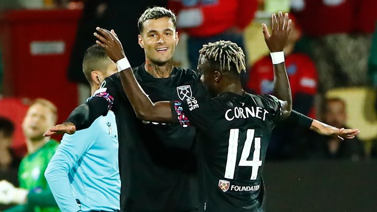 West Ham&#39;s Gianluca Scamacca, center left, celebrates after scoring vs Silkeborg