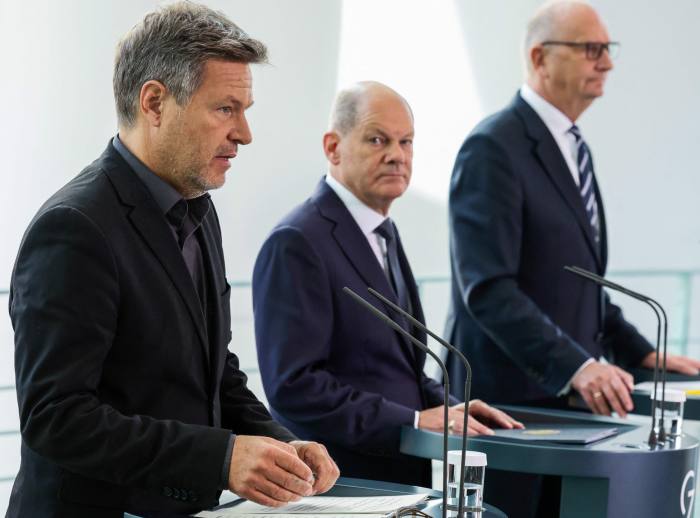 Robert Habeck, Olaf Scholz and Dietmar Woidke