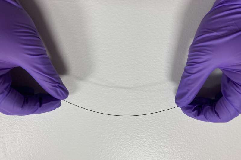 New endoscope uses bendable GRIN lens for 3D microscopy