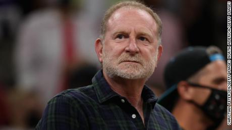 &#39;Our league definitely got this wrong&#39;: LeBron James and other NBA figures respond to Robert Sarver decision