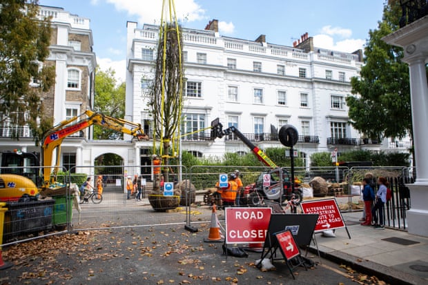 A road closure at the front of Park House to lift trees over the bulding.