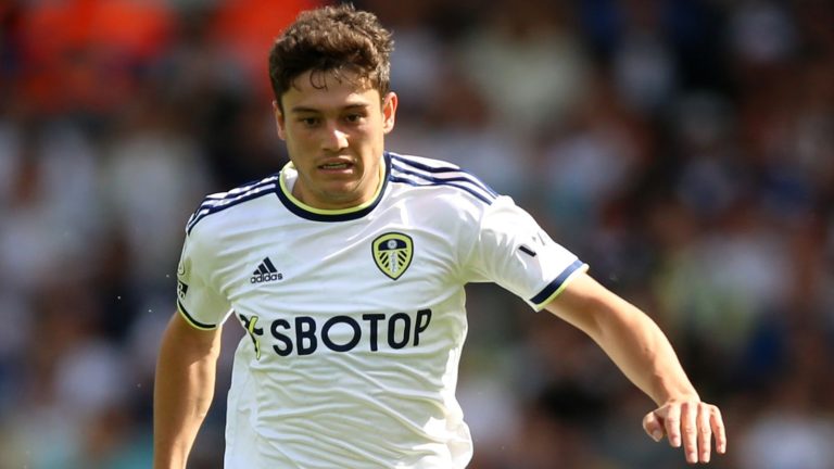 Dan James: Fulham in talks with Leeds over loan signing of former Man Utd forward | Transfer Centre News