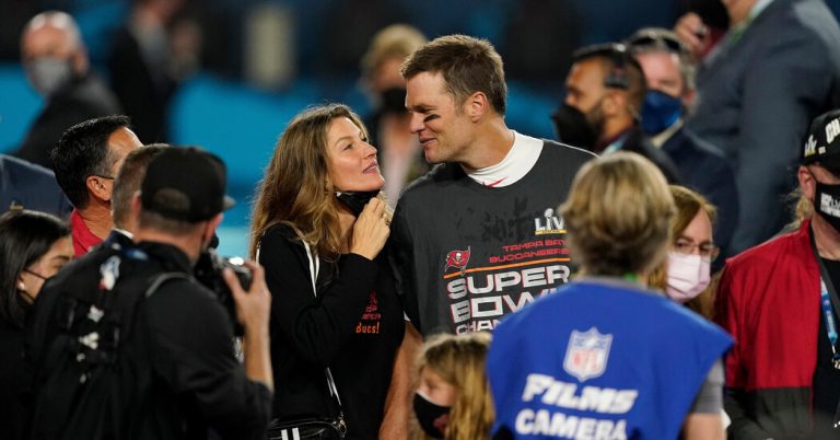 Tom Brady and Gisele Bündchen File for Divorce