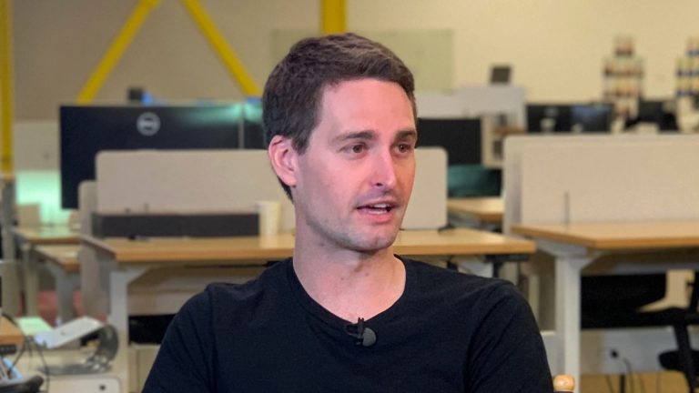 Snap stock continues to plunge on disappointing Q3 revenue