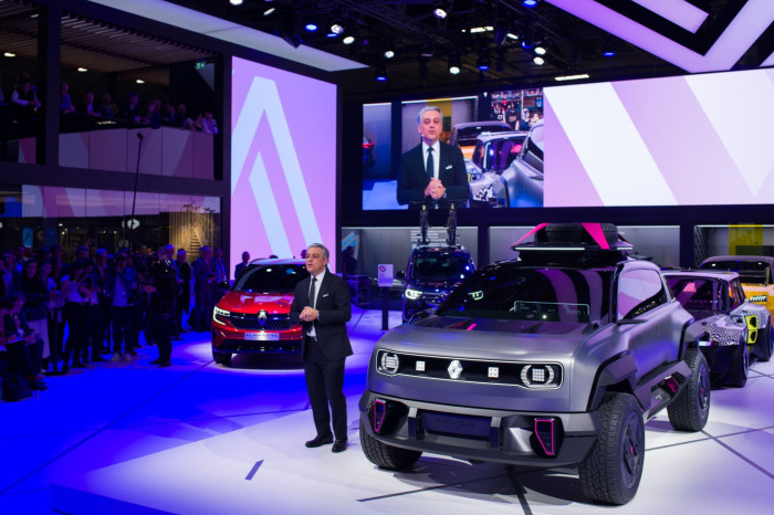 Luca de Meo at the unveiling of the 4Ever Trophy all-electric vehicle