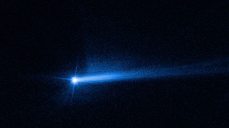 Hubble shows view of twin tail created by asteroid impact mission