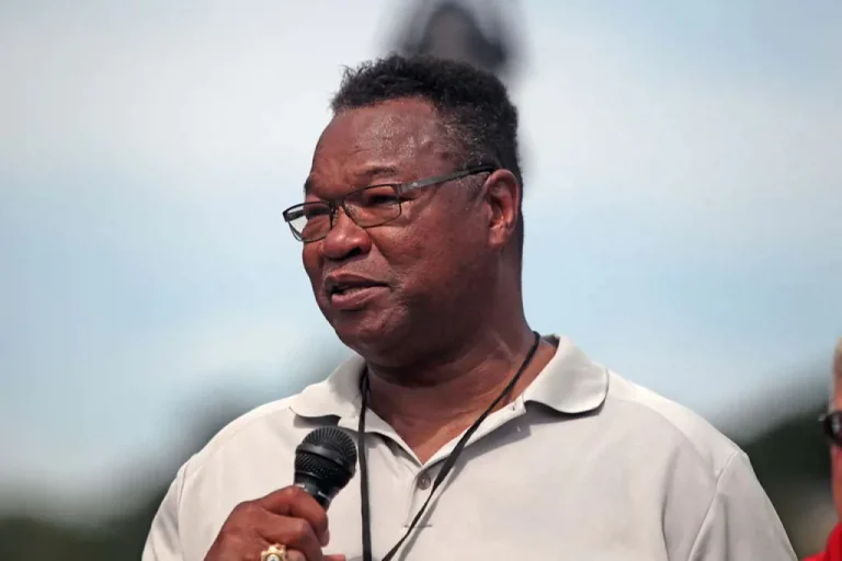 Who Is Larry Holmes Wife Diane? Muhammad Ali Sparring Partner, Net Worth & Kids