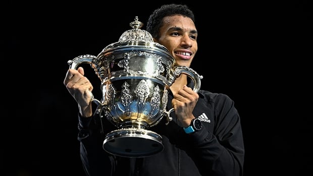 Auger-Aliassime earns 3rd straight ATP Tour title, beating Holger Rune in Swiss final