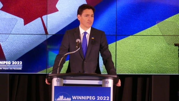 Trudeau announces more Russian sanctions, supports for Ukraine at Winnipeg congress