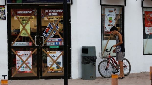 ‘Extremely dangerous’ Hurricane Roslyn threatens Mexico