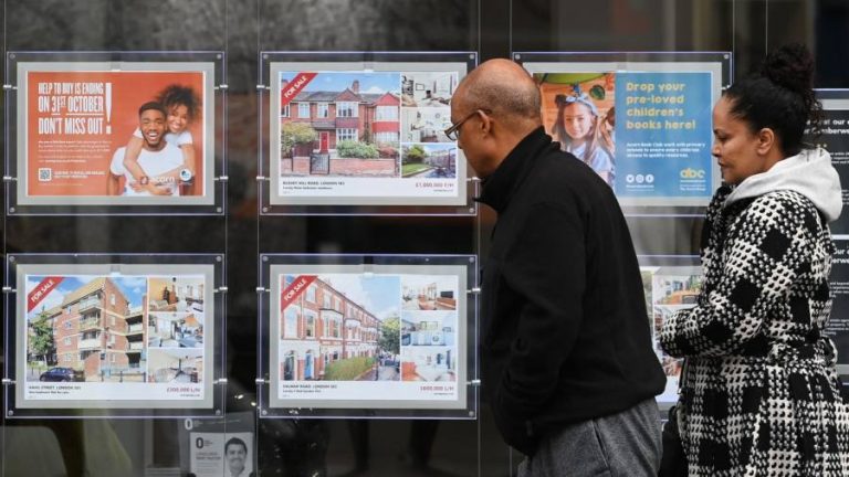 Falls in UK mortgage rates predicted as BoE signals dovish outlook