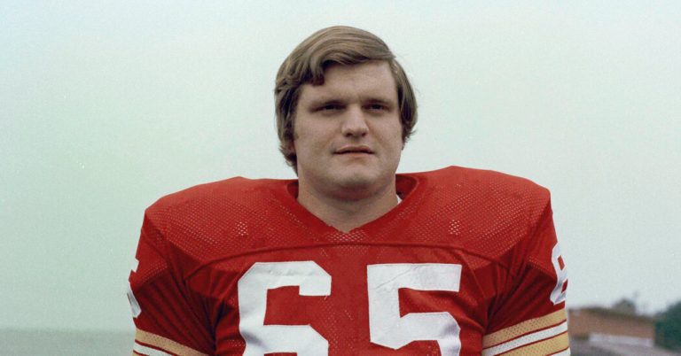 Dave Butz, All-Pro Defensive Lineman for Washington, Dies at 72