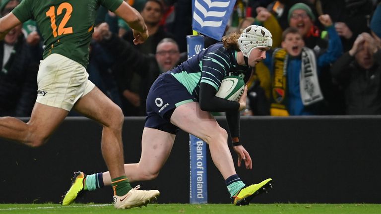 Hansen got in for Ireland's opening try after a flowing passing sequence 