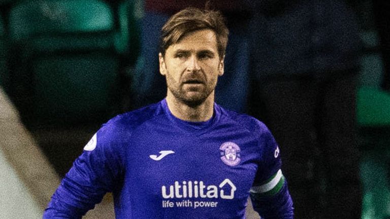 EDINBURGH, SCOTLAND - NOVEMBER 08: Hibs David Marshall during a cinch Premiership match between Hibernian and Ross County at Easter Road, on November 08, 2022, in Edinburgh, Scotland.  (Photo by Ross Parker / SNS Group)