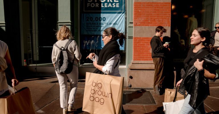 US Shoppers Are Still Spending, as Long as Retailers Give Them a Reason