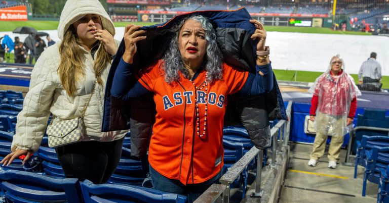 Game 3 of the World Series Is Postponed Because of Rain