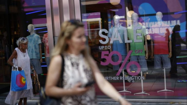 British retail sales rebound in October