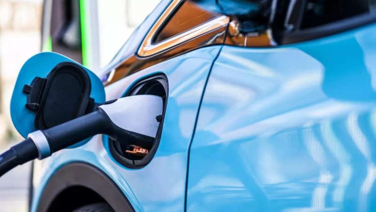 Centre collaborates with think thank to push production of EV batteries