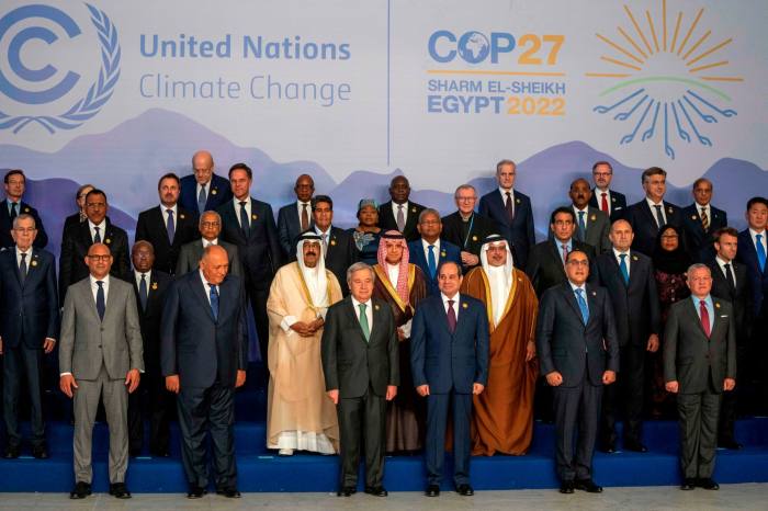 President Abdel Fattah al-Sisi, front right, and António Guterres, the UN secretary-general, front left, at COP27. The regime has released about 800 political prisoners this year in a sign that it was concerned about its reputation  