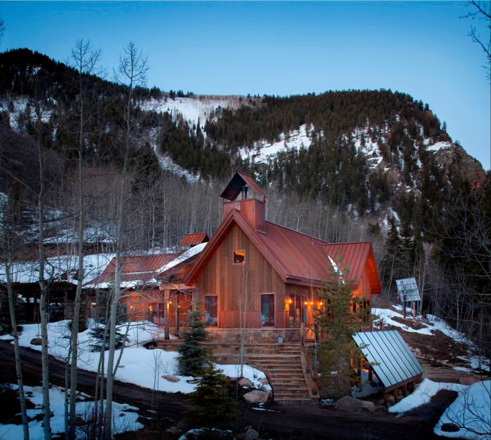 An off-grid home in Lenado, Colorado, by Green Line Architects, 2011