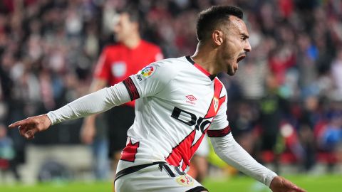 Álvaro García celebrates Rayo's first goal against Real Madrid. 