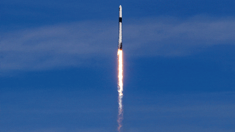 Liftoff! SpaceX Falcon 9 Soars Into the Sky With Space Station Supplies