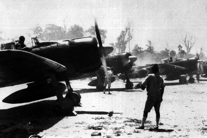 Black and white photo of Zero aircraft preparing to take off in 1943