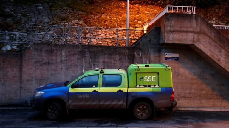 SSE sells £1.5bn stake in electricity transmission network