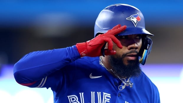 Blue Jays trade beloved all-star outfielder Teoscar Hernandez to Mariners