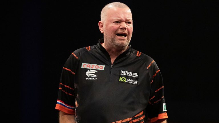 Raymond van Barneveld mounts fightback to beat Michael Van Gerwen at European Matchplay | Darts News