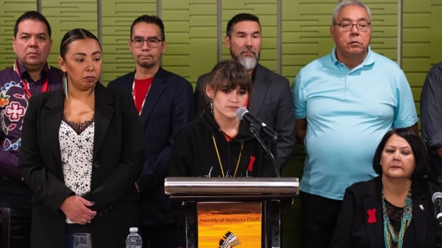 First Nations advocacy groups, daughters of slain woman demand resignation of Winnipeg police chief