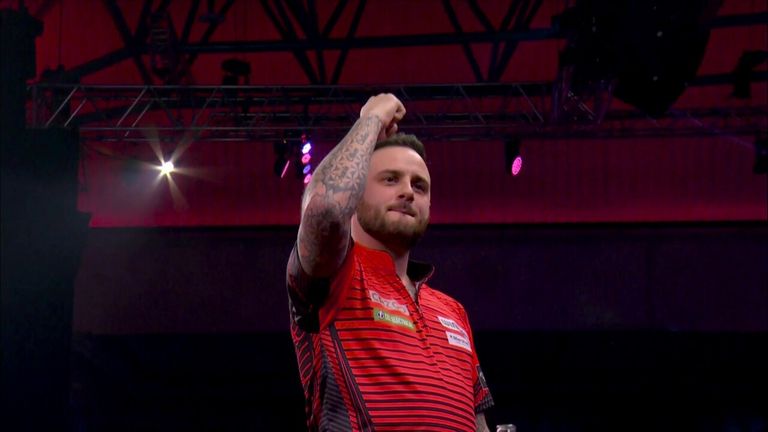 Joe Cullen defeated Ricky Evans in a dramatic final leg of the match in which he came close to landing an unorthodox nine-dart leg