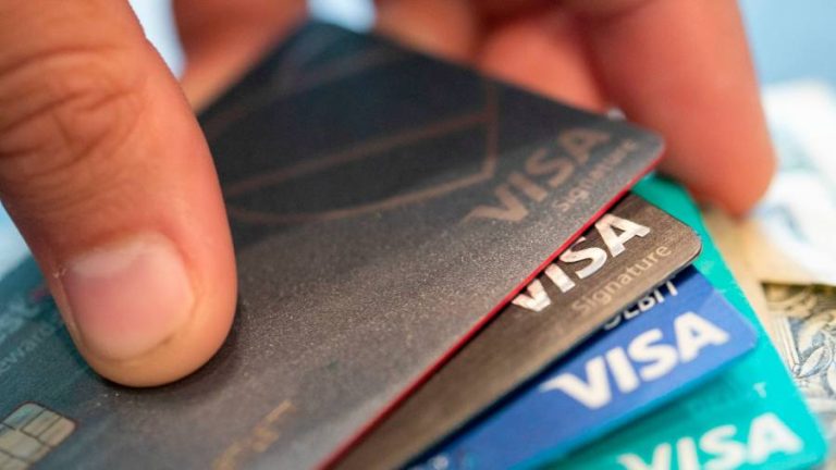 Visa executives will receive bonuses despite missing growth target