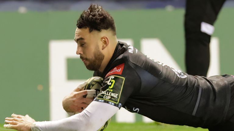 Glasgow Warriors' Rufus Mclean scores their first try against Perpignan 