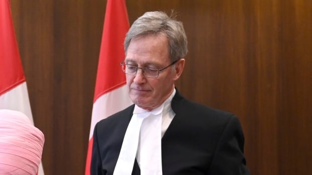 Commons clerk Charles Robert retiring after being accused of bias, sleeping on the job