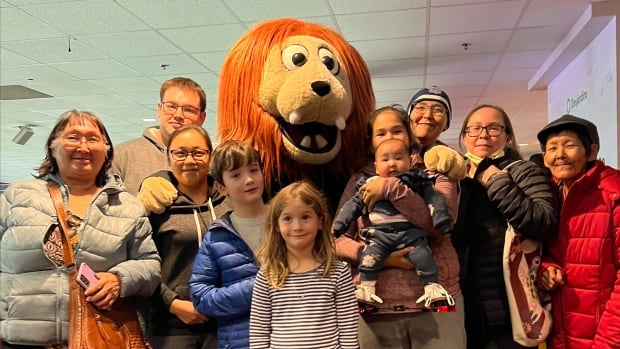 Nunavut patients in Ottawa treated to NHL game