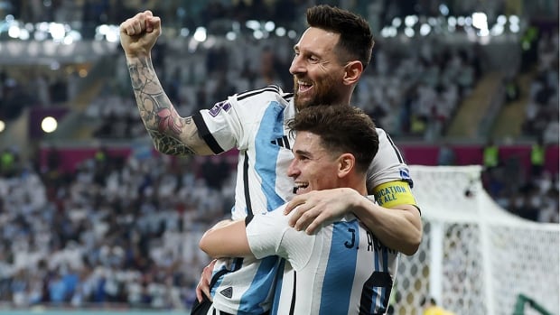 Argentina pulls out World Cup win, eliminating Australia to reach quarter-finals