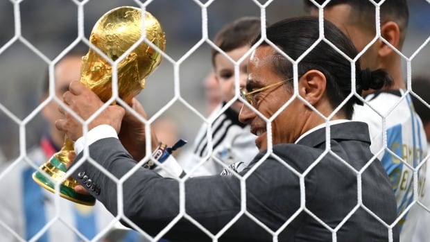 FIFA reviews famous chef’s ‘undue access’ to hold World Cup trophy