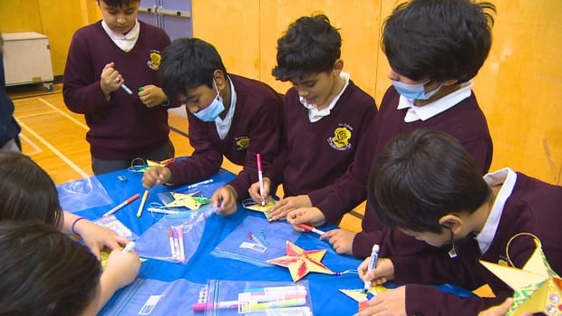 B.C. elementary school students come together across different faiths to celebrate similarities