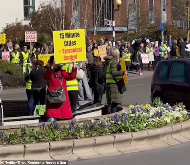 Tractors paraded through the streets of Orpington today as locals gathered to slam the Labour Mayor of London's extreme plan, which is attempting to make the air cleaner.