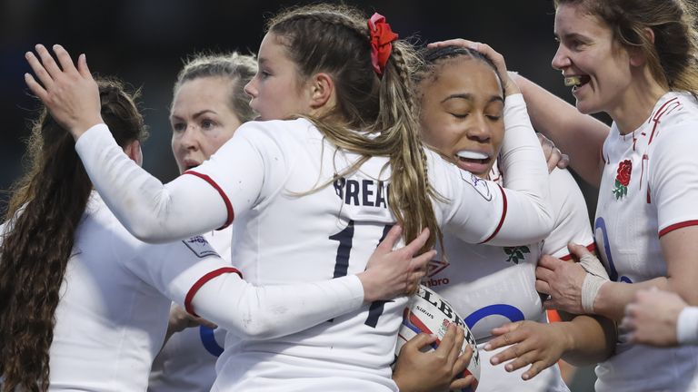 Sadia Kabeya (pictured ball in hand) got over for another England try on 50 minutes 